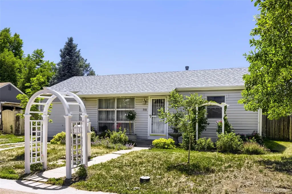 715 Kingston Street Aurora CO 80010