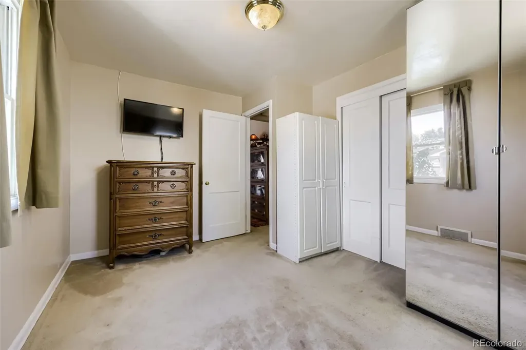 715 Kingston Street Aurora CO 80010