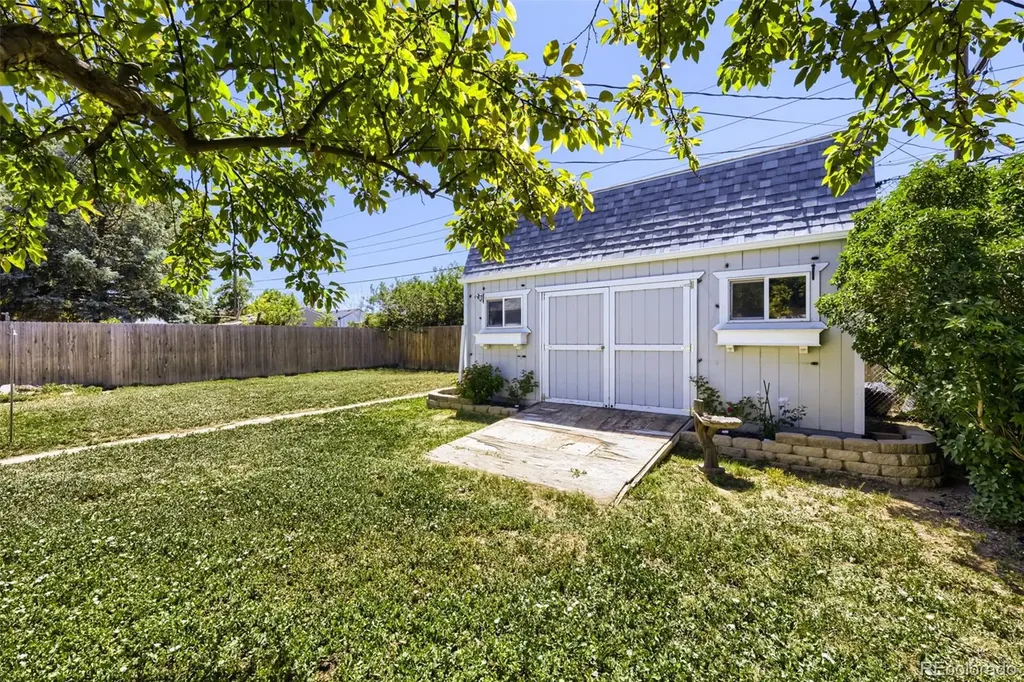 715 Kingston Street Aurora CO 80010