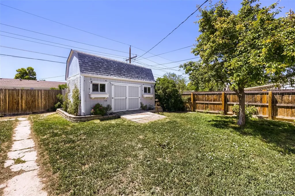 715 Kingston Street Aurora CO 80010