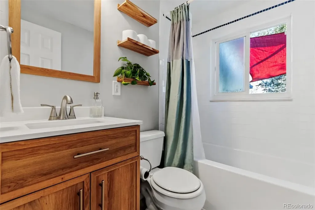 13436 Fitzsimons Way Aurora CO 80011