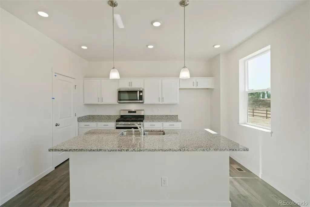 9877 Danube Court Commerce City CO 80022