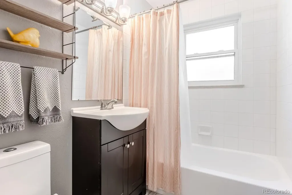 6067 Owens Street Arvada CO 80004