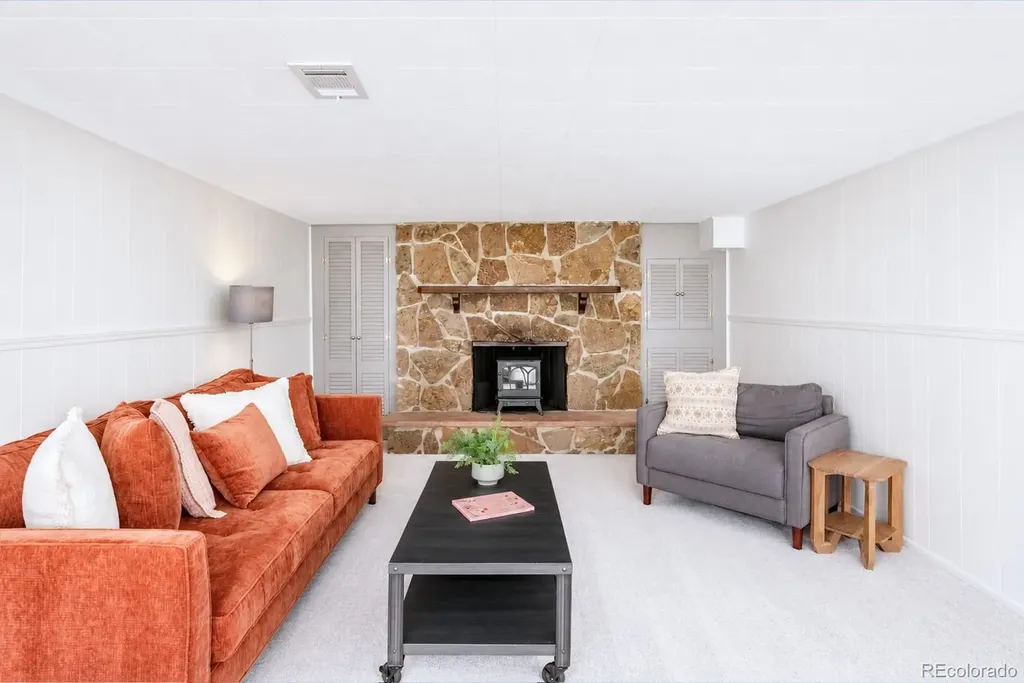 6067 Owens Street Arvada CO 80004