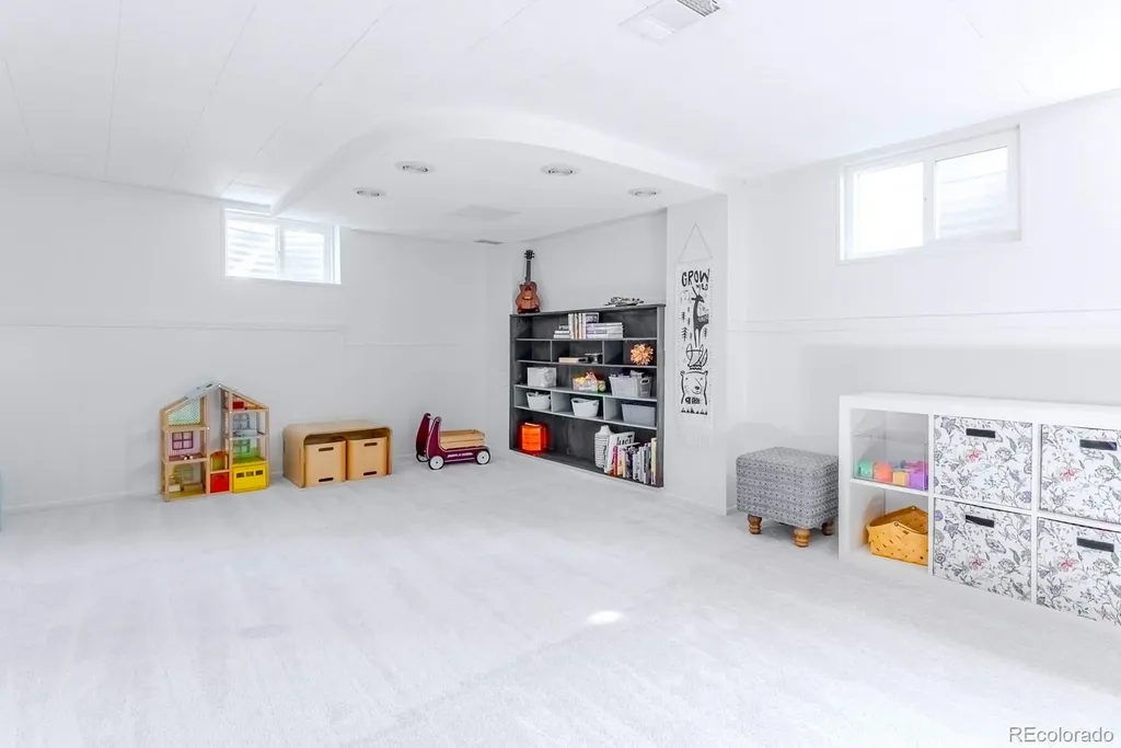 6067 Owens Street Arvada CO 80004