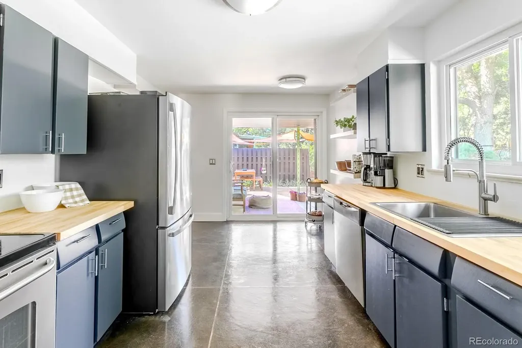 6067 Owens Street Arvada CO 80004