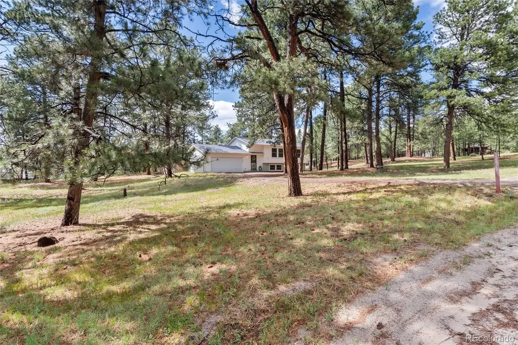 33879 Meadowlark Drive Elizabeth CO 80107