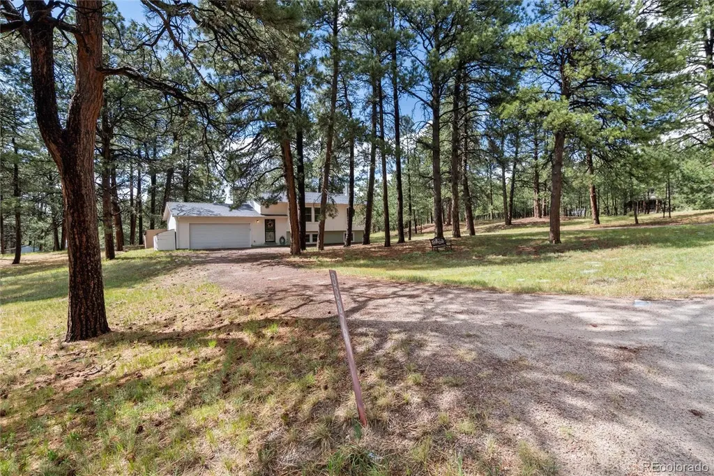 33879 Meadowlark Drive Elizabeth CO 80107