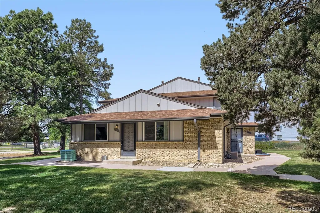 1162 S Eagle Circle Aurora CO 80012
