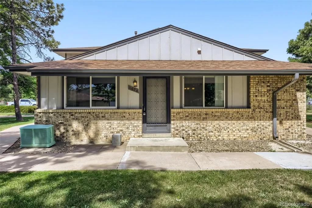 1162 S Eagle Circle Aurora CO 80012