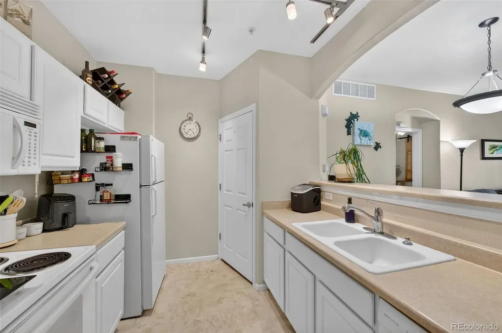 5255 Memphis Street Denver CO 80239