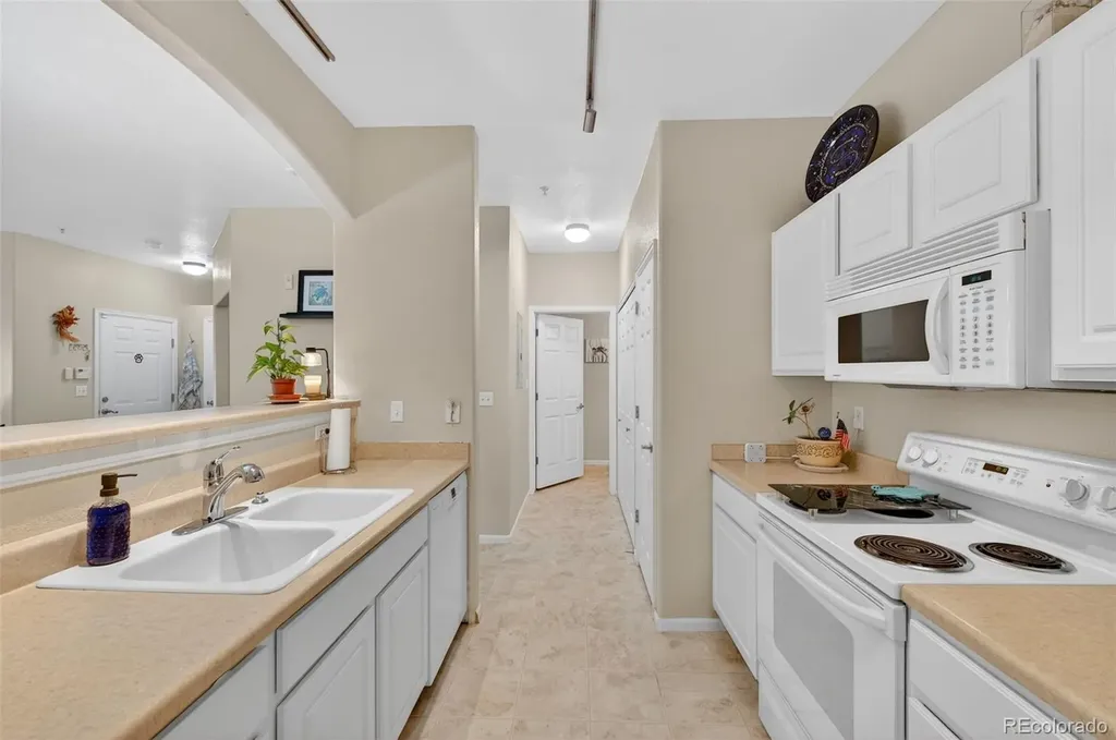5255 Memphis Street Denver CO 80239