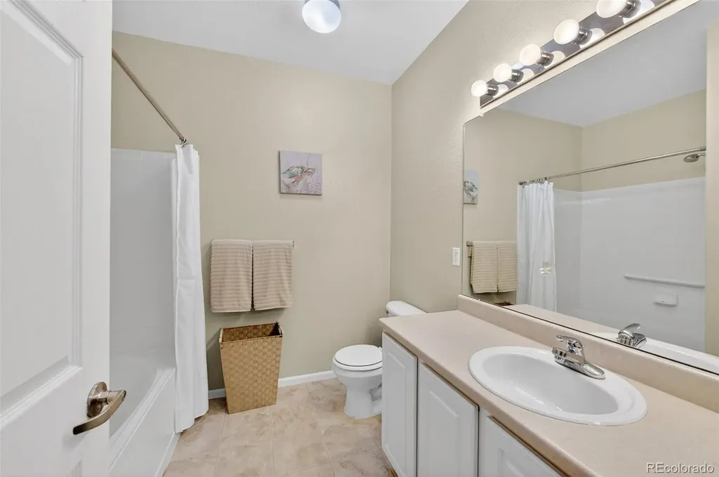 5255 Memphis Street Denver CO 80239
