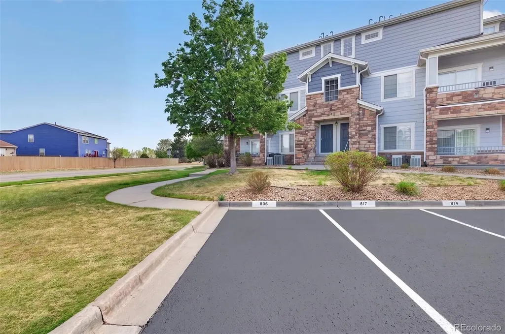 5255 Memphis Street Denver CO 80239
