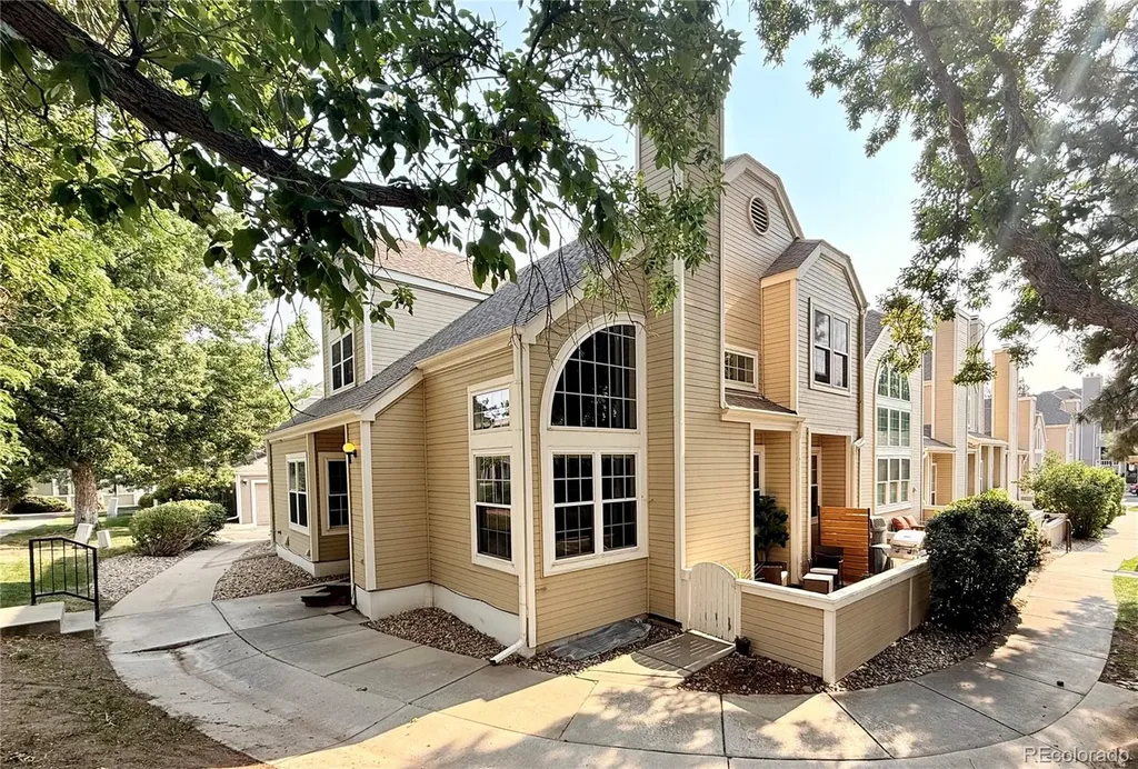 5714 W Atlantic Place Lakewood CO 80227