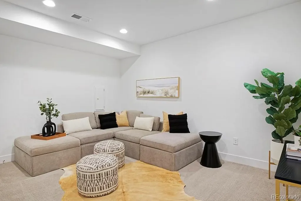 2868 S. Machebeuf Court Denver CO 80236