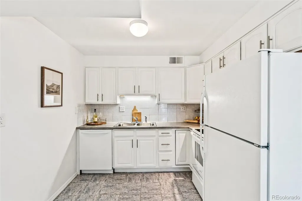8870 W Jewell Avenue Lakewood CO 80232