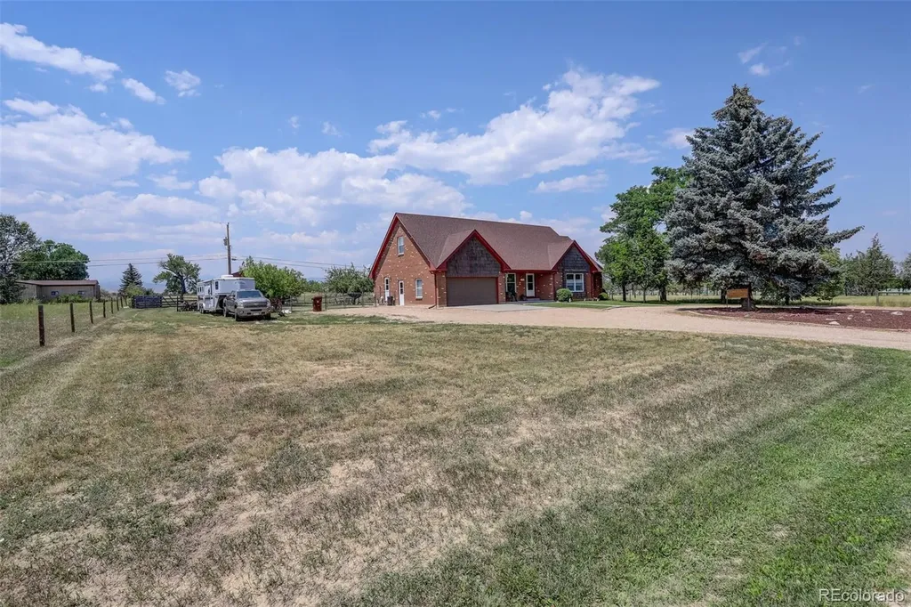 2316 Horseshoe Circle Longmont CO 80504