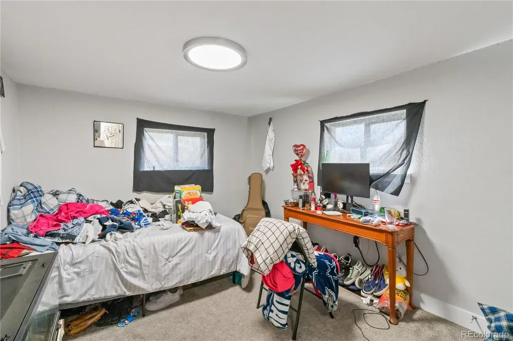 4992 Grove Street Denver CO 80221