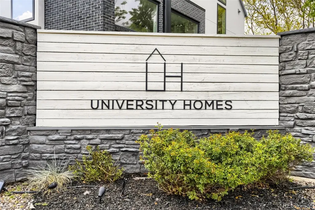 3059 S University Circle Englewood CO 80113