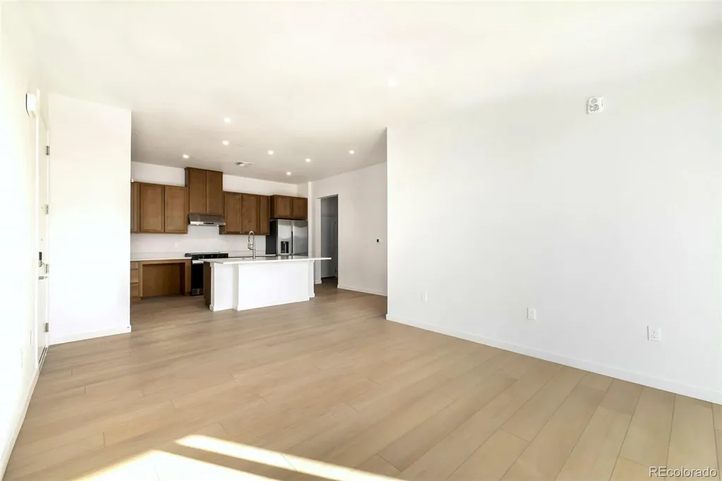 6153 N Ceylon Street Denver CO 80249