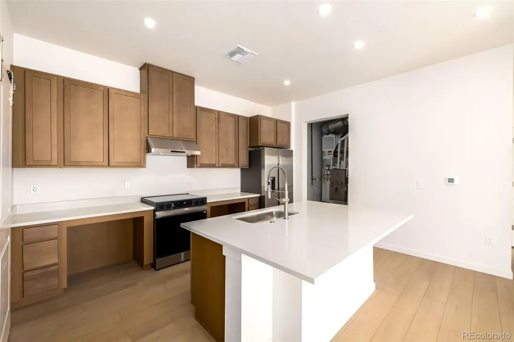 6153 N Ceylon Street Denver CO 80249