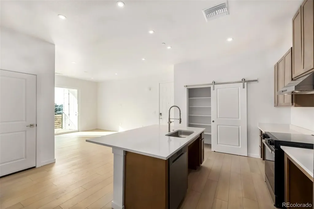 6153 N Ceylon Street Denver CO 80249