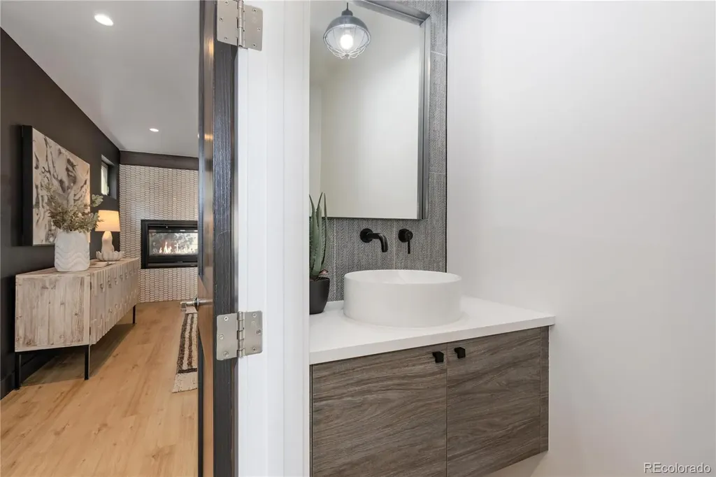 3855 Jason Street Denver CO 80211