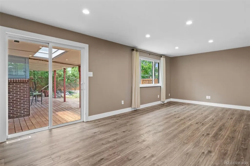 1435 S Zephyr Street Denver CO 80232