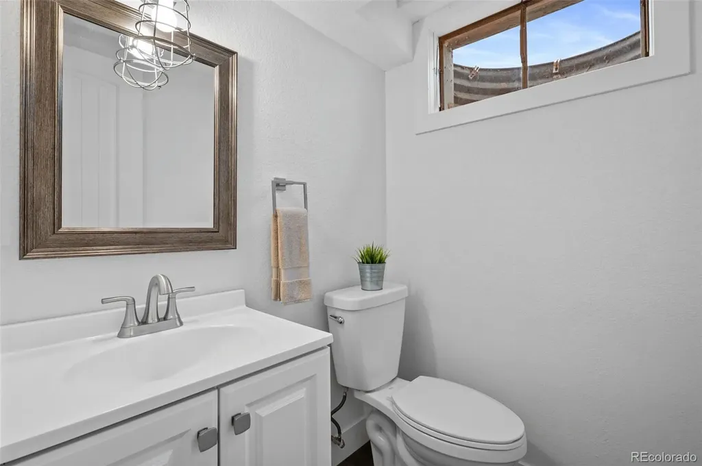 1435 S Zephyr Street Denver CO 80232
