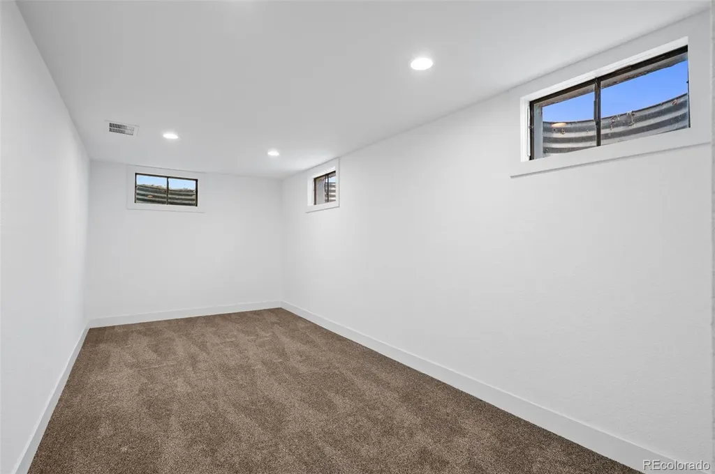 1435 S Zephyr Street Denver CO 80232
