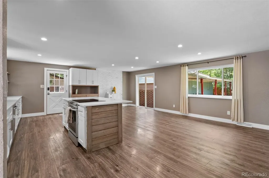 1435 S Zephyr Street Denver CO 80232