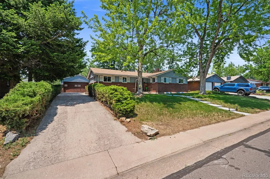 1435 S Zephyr Street Denver CO 80232