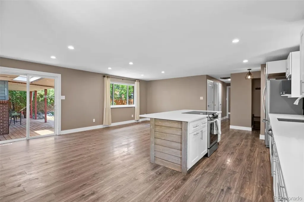 1435 S Zephyr Street Denver CO 80232