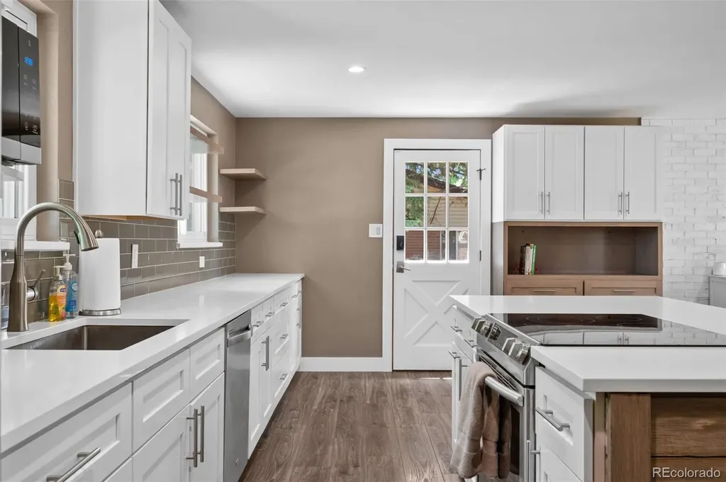 1435 S Zephyr Street Denver CO 80232