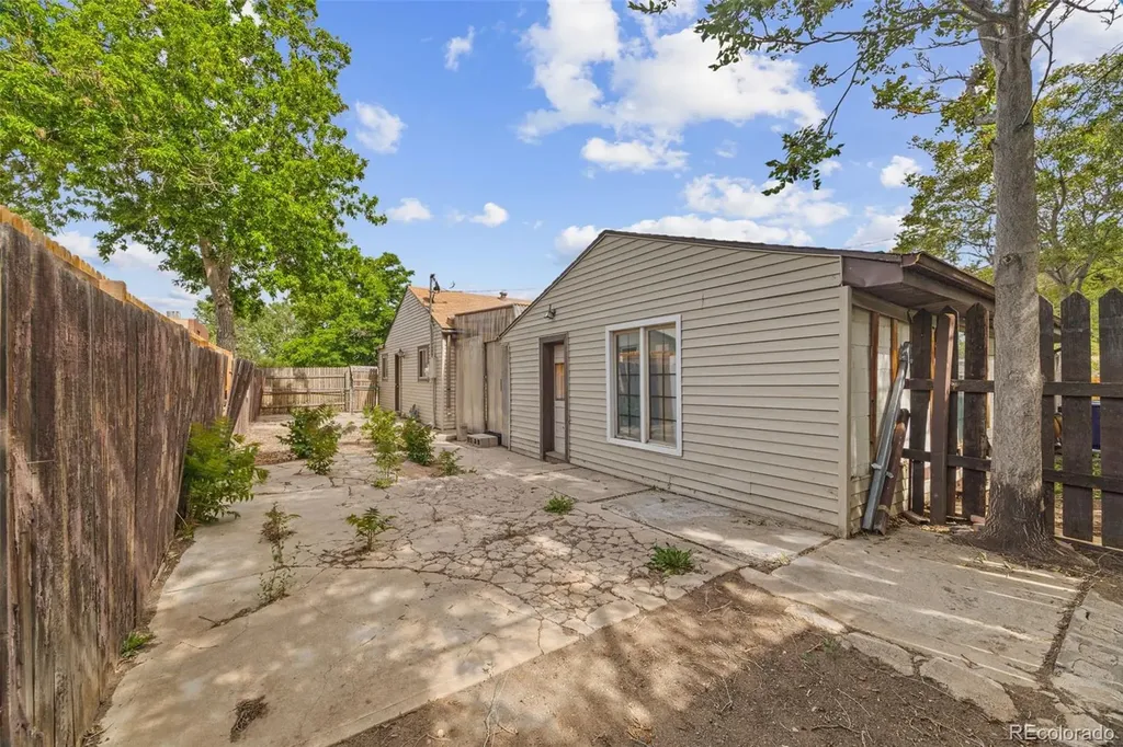 1595 S Wolff Street Denver CO 80219