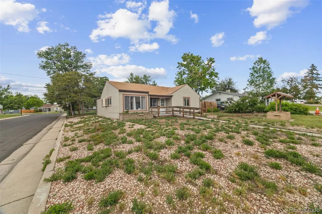 1595 S Wolff Street Denver CO 80219