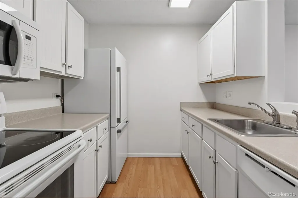 2231 S Vaughn Way Aurora CO 80014
