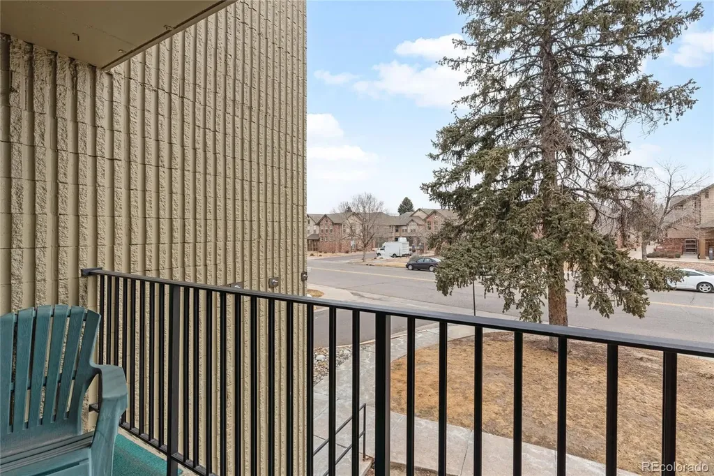 2231 S Vaughn Way Aurora CO 80014