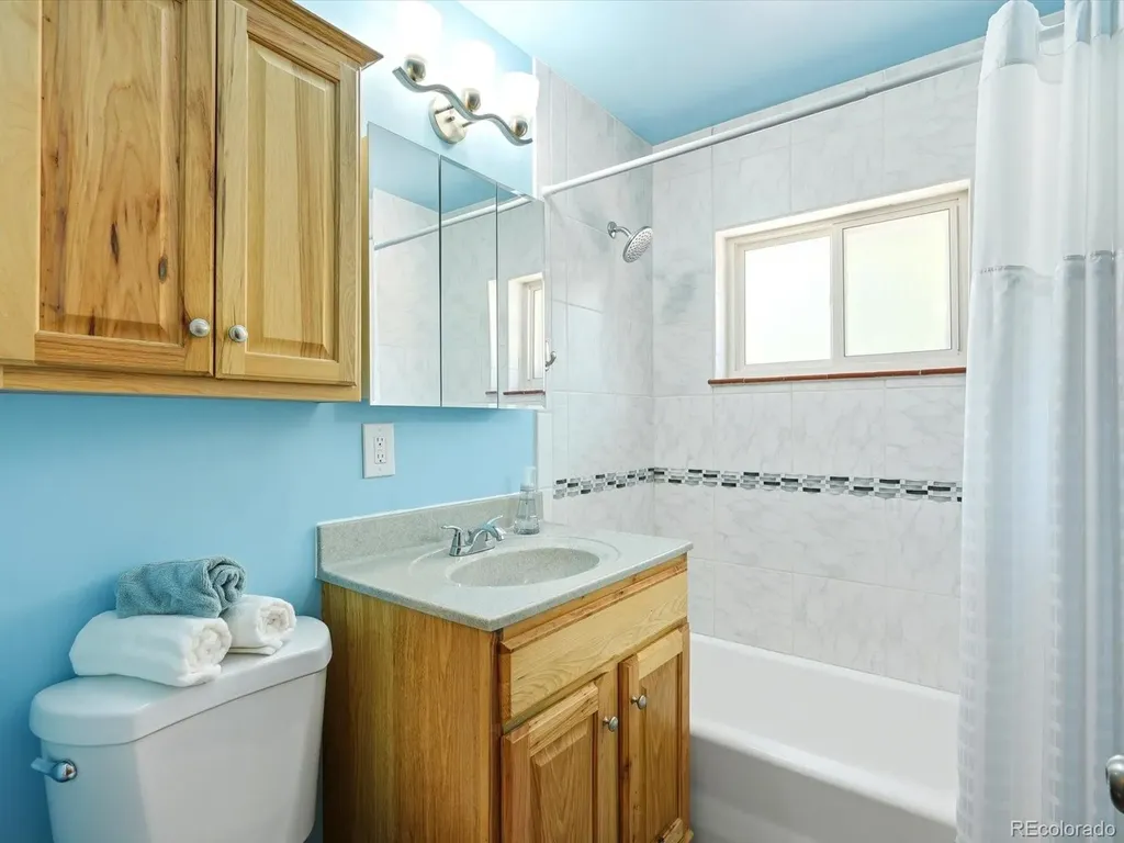 4062 W Greenwood Place Denver CO 80236