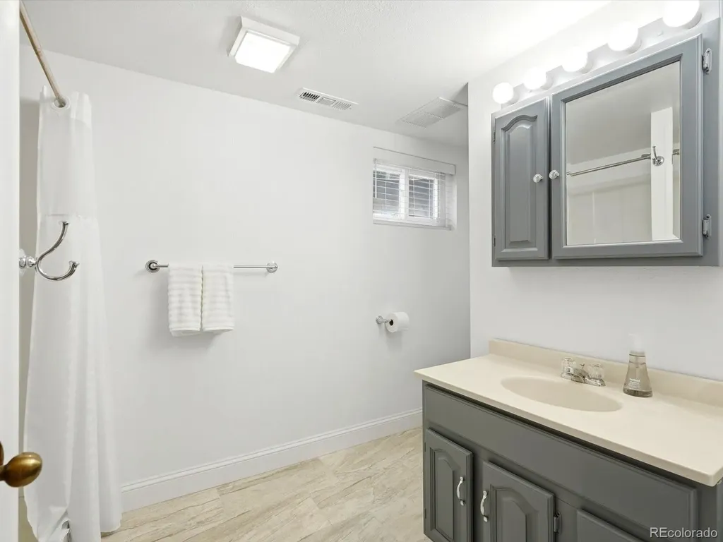 4062 W Greenwood Place Denver CO 80236