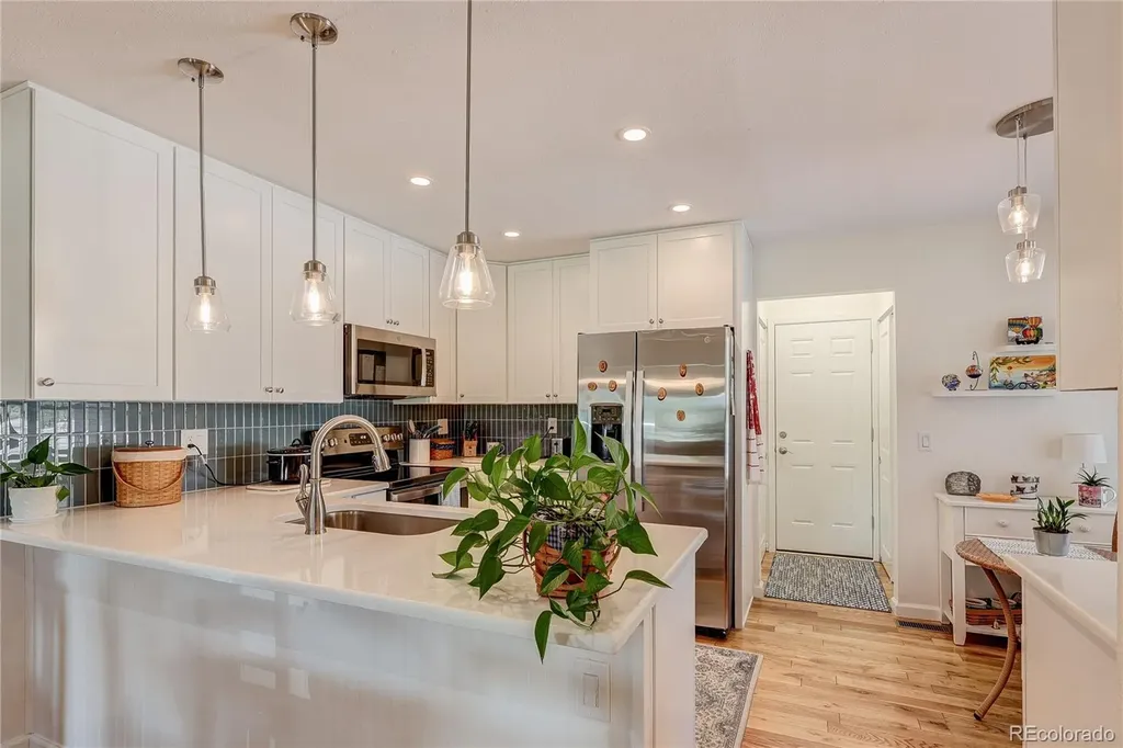 2416 S Vaughn Way Aurora CO 80014