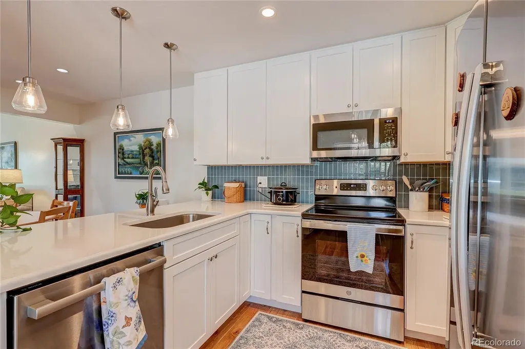 2416 S Vaughn Way Aurora CO 80014