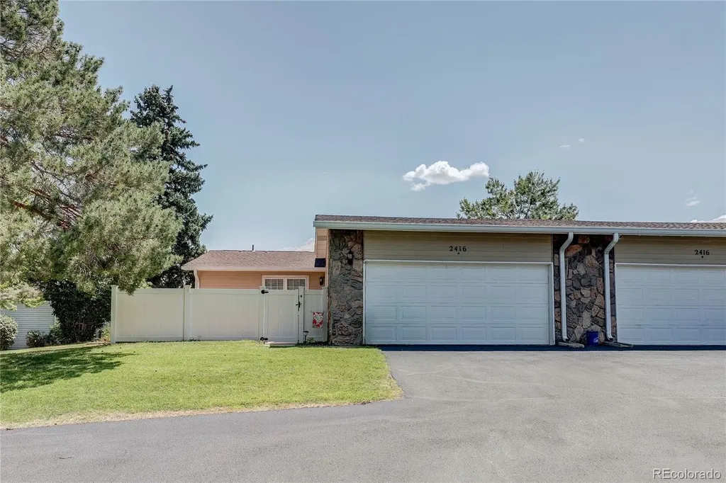 2416 S Vaughn Way Aurora CO 80014