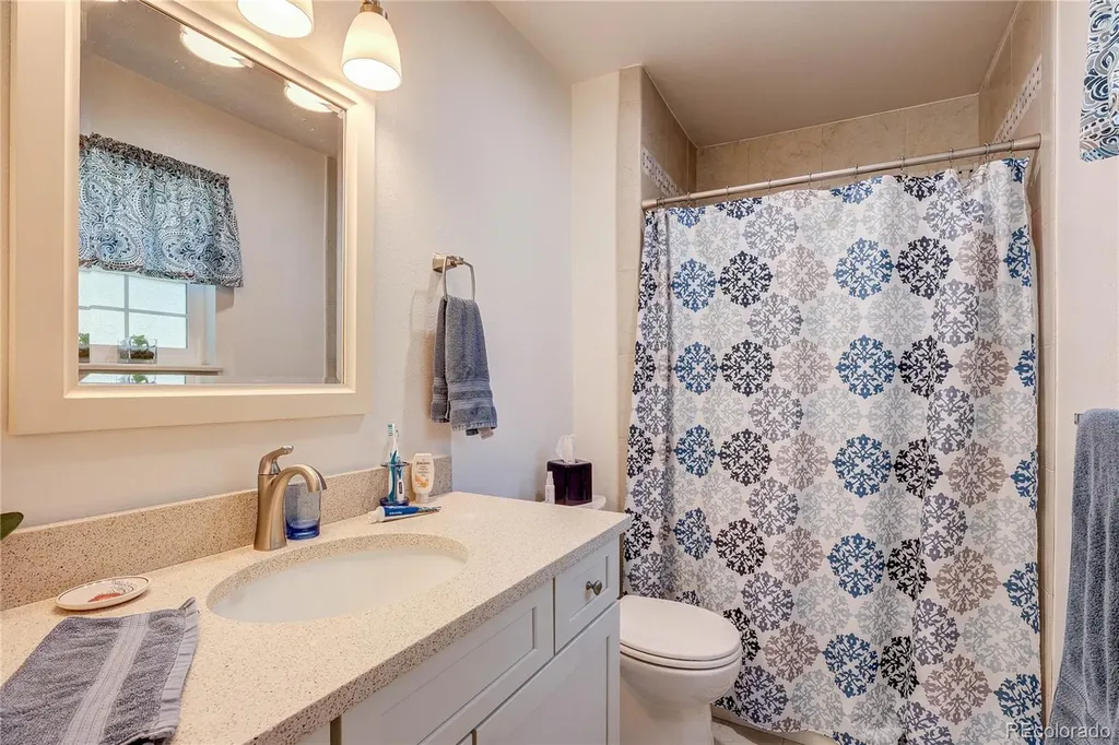 2416 S Vaughn Way Aurora CO 80014