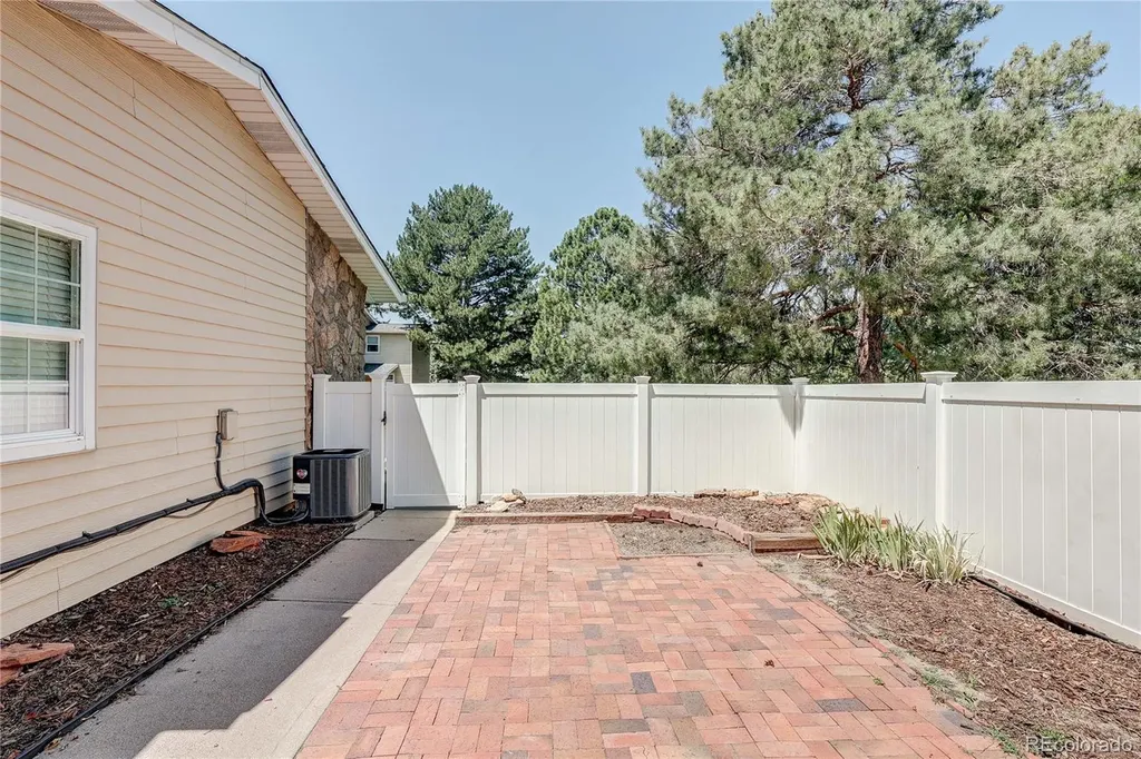 2416 S Vaughn Way Aurora CO 80014