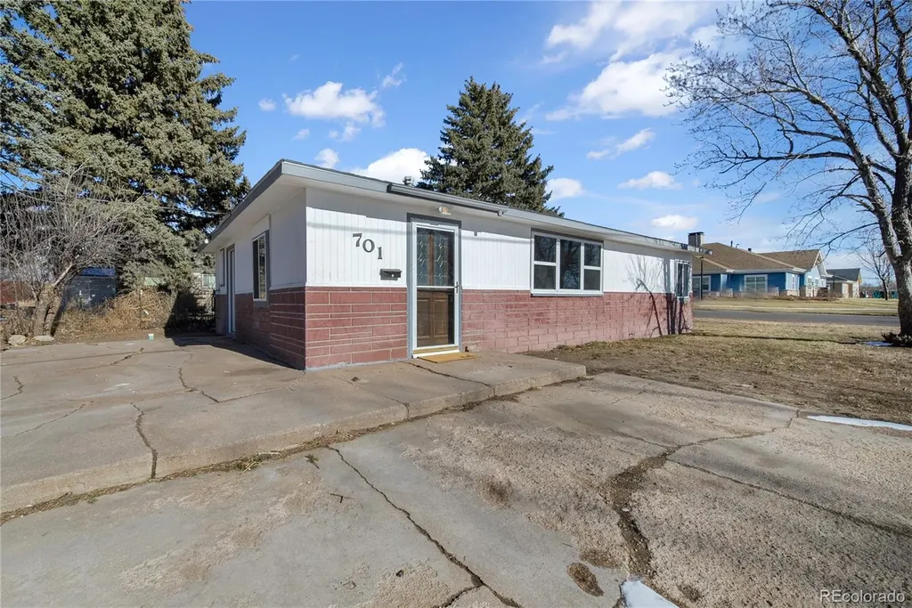701 4th Street Akron CO 80720