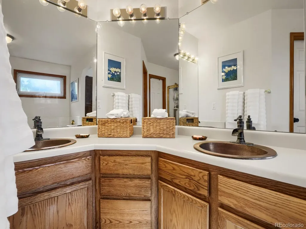 5233 S Espana Street Centennial CO 80015