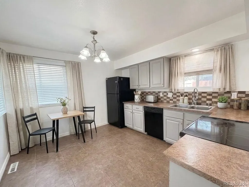 2803 Denver Avenue Longmont CO 80503