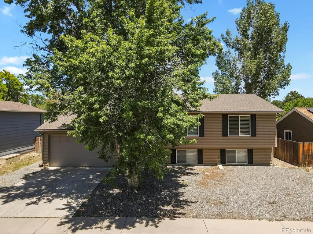 8737 W Floyd Drive Lakewood CO 80227